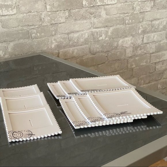 NWOT Umbra Postal Wall Frames (9pcs) - Picture 3 of 9